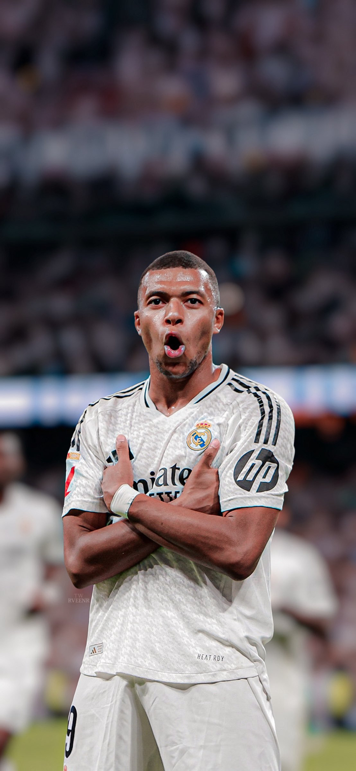 西媒：阿诺德和卡马文加今天接受检查，二人伤情都令人担忧