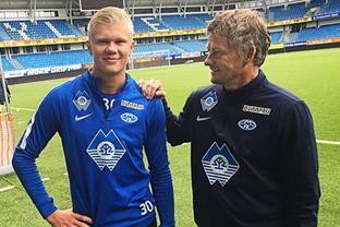 近15年谷歌每年搜索量最高球员：C罗10次断崖领先，梅西仅1次