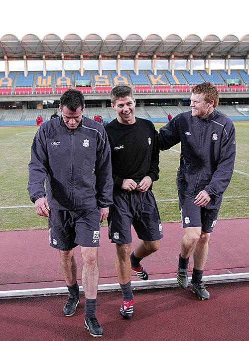 罗体：那不勒斯暂停引进左边锋，搁置了对斯特林和格10的联系