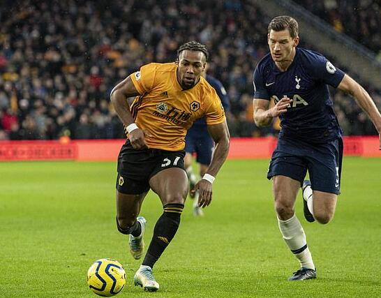 爽看，安菲尔德的观众凭一张门票能看两场红军vs毕包的友谊赛