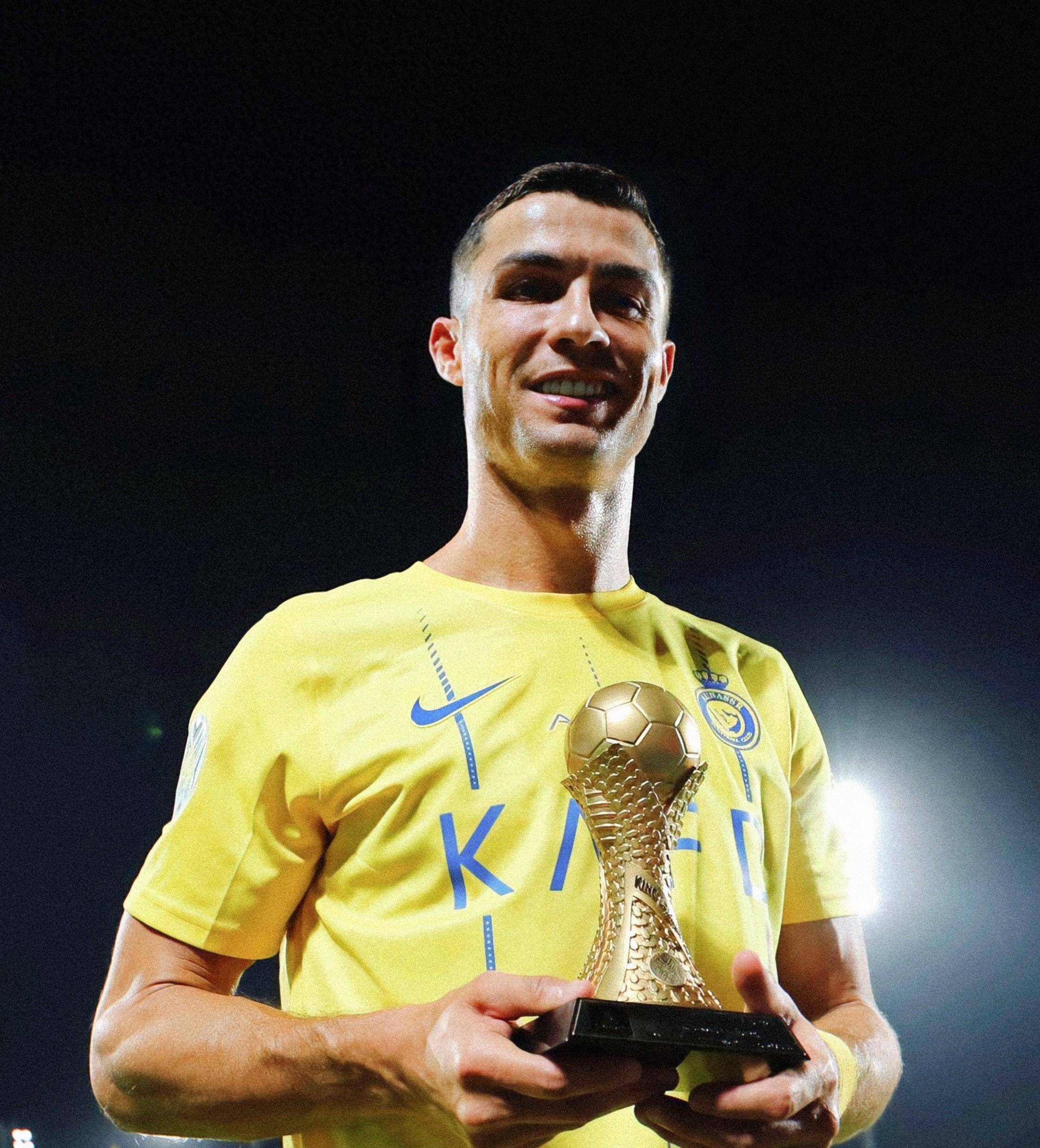 罗马诺：梅努可能在1月离开曼联，那不勒斯对租借他很感兴趣