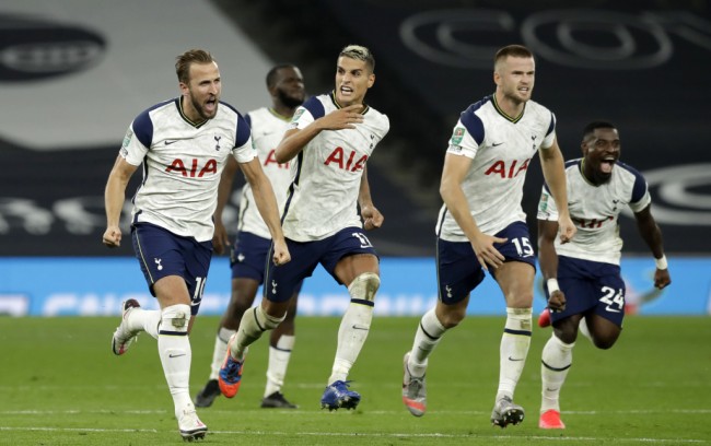 扮演奇兵但未能救主！张知垚替补12中6拿到14分6板2助 抢3前场板